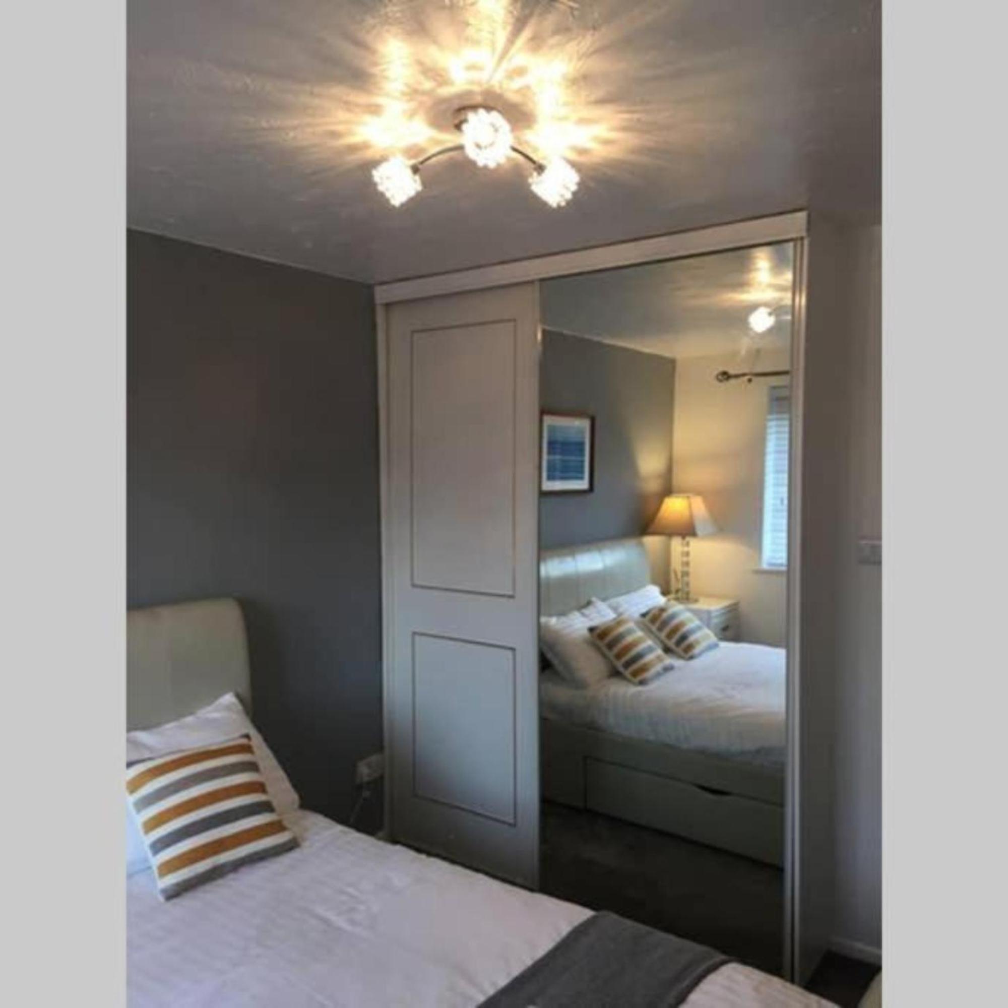 2-Bed Sleeps 4 Comfy For Contractors With Free Parking In Crawley Near Gatwick Manor Royal Refurbished公寓 外观 照片
